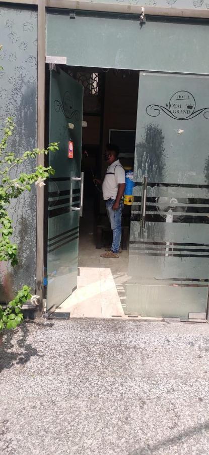 Hotel Royal Grand - Opposite Axis Bank East Patel Nagar New Delhi Exterior foto