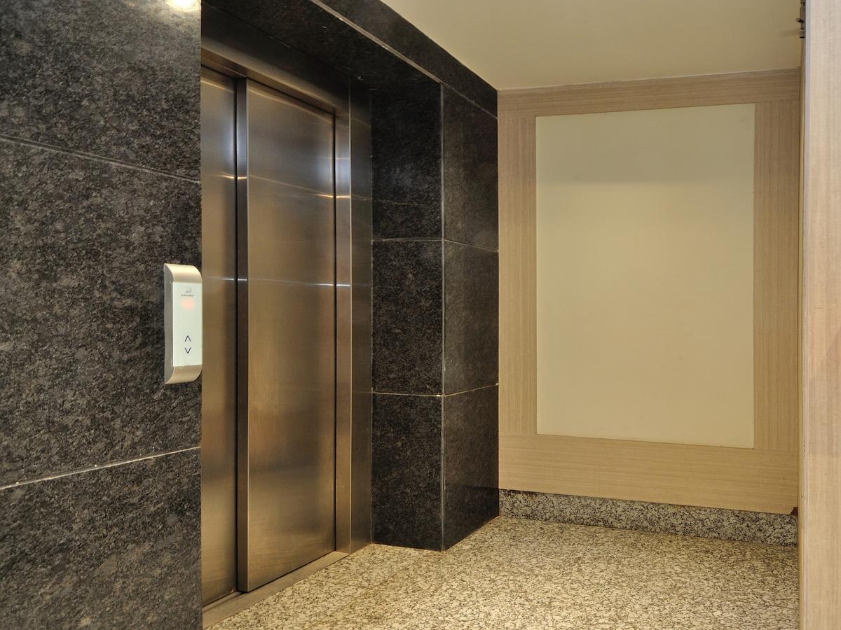Hotel Royal Grand - Opposite Axis Bank East Patel Nagar New Delhi Exterior foto