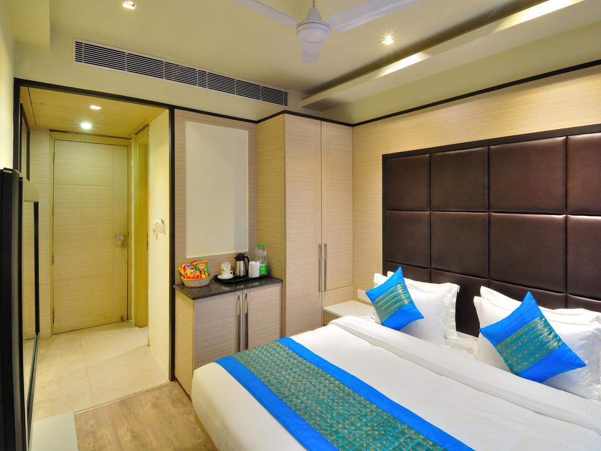 Hotel Royal Grand - Opposite Axis Bank East Patel Nagar New Delhi Exterior foto