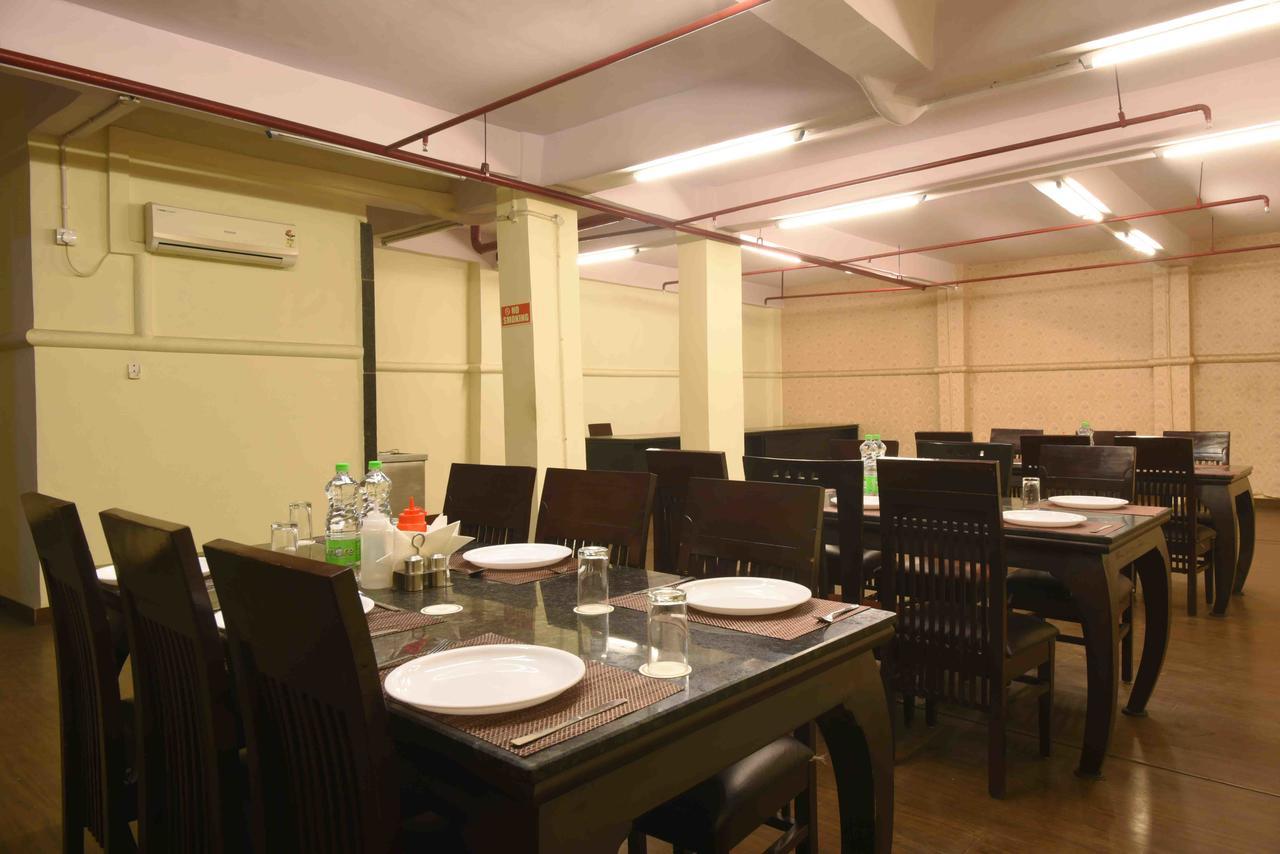Hotel Royal Grand - Opposite Axis Bank East Patel Nagar New Delhi Exterior foto