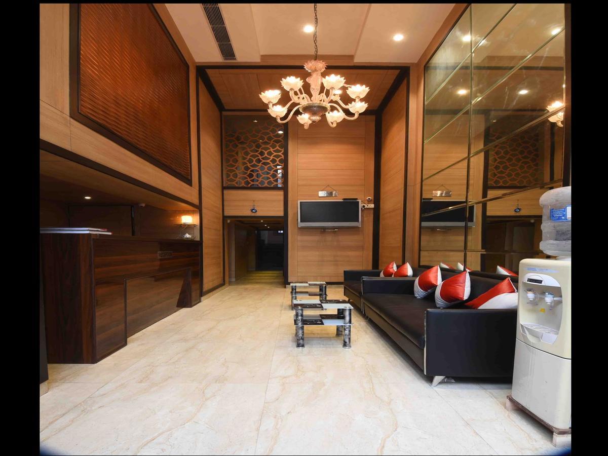 Hotel Royal Grand - Opposite Axis Bank East Patel Nagar New Delhi Exterior foto
