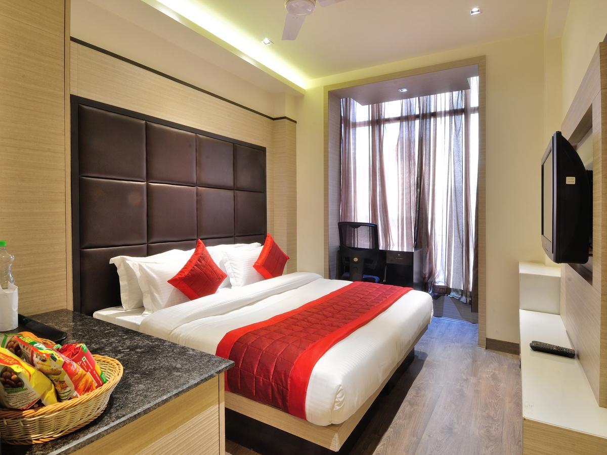 Hotel Royal Grand - Opposite Axis Bank East Patel Nagar New Delhi Exterior foto