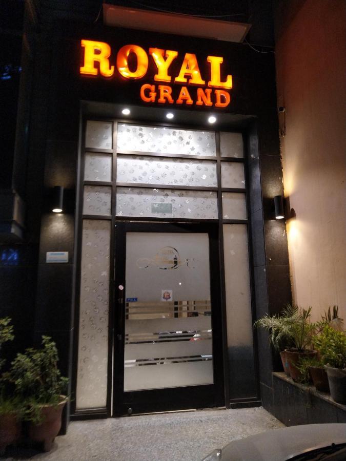 Hotel Royal Grand - Opposite Axis Bank East Patel Nagar New Delhi Exterior foto