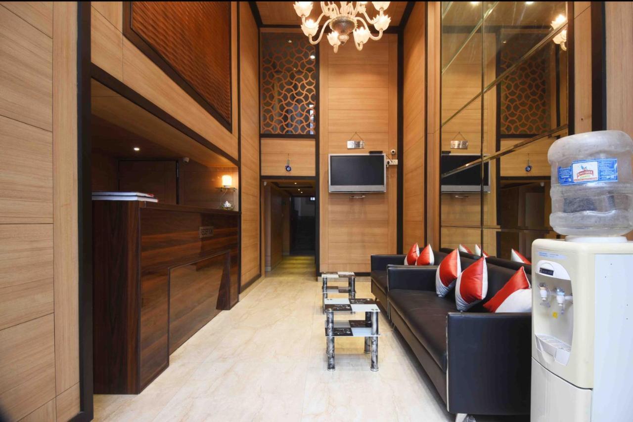 Hotel Royal Grand - Opposite Axis Bank East Patel Nagar New Delhi Exterior foto